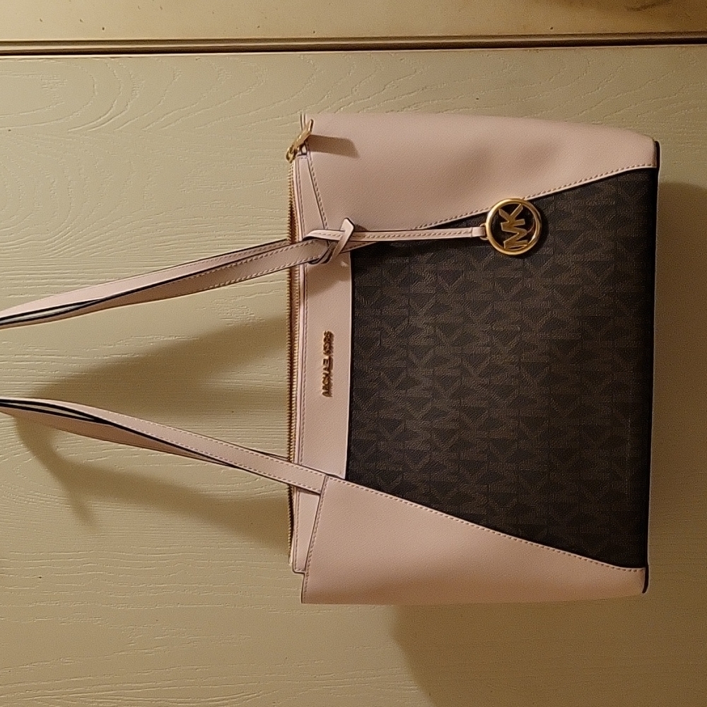 Michael kors purse